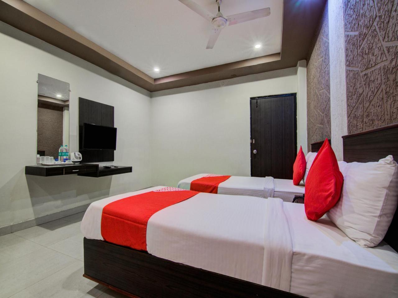Hotel Oyo 16961 Sea Rock Visakhapatnam Exterior foto